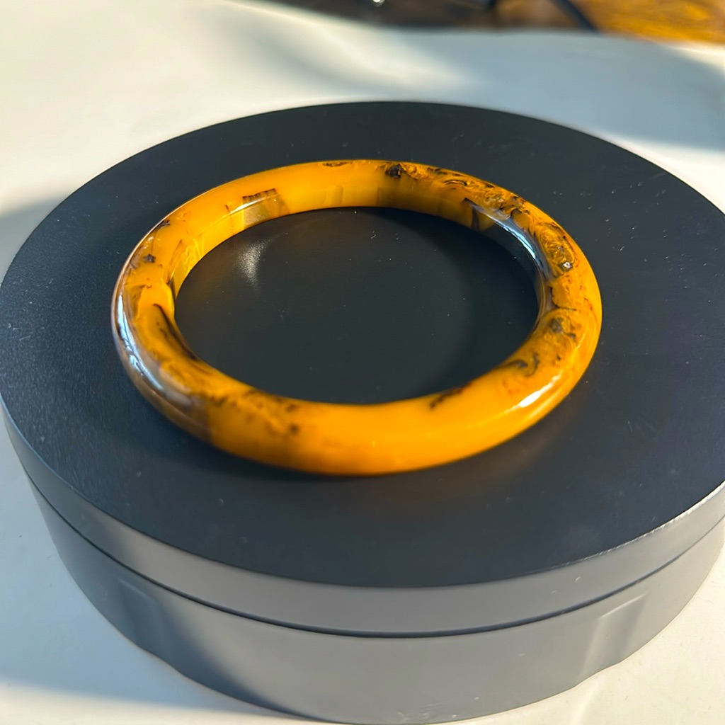 Bakelite Bangle 51$